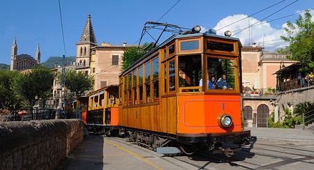 Tram Bahn in Soller auf Mallorca - Bild: g2336cfbba